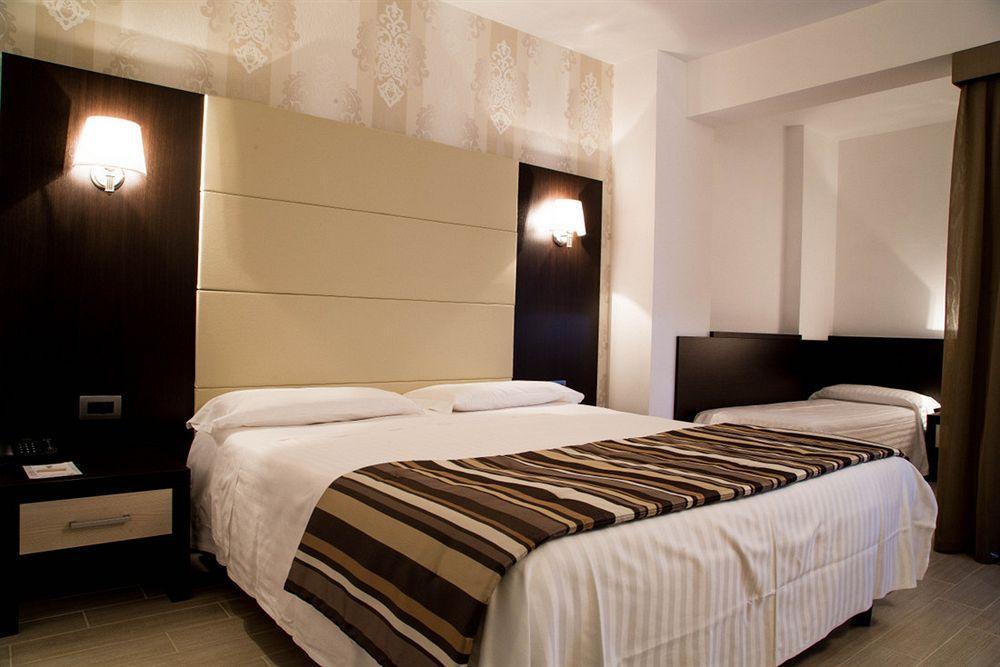 Hotel Pineta Palace Rome Exterior photo