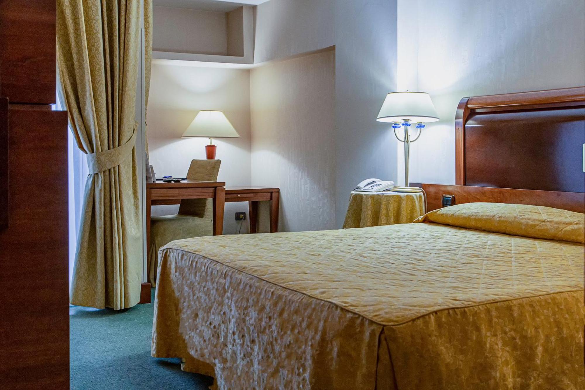 Hotel Pineta Palace Rome Exterior photo